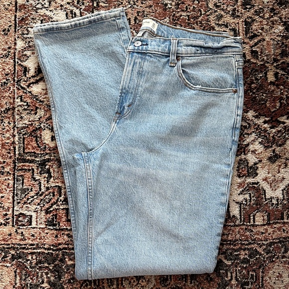 Abercrombie & Fitch Denim - Abercrombie & Fitch The Straight Mid Rise Curve Love Light Jeans - 14 Extra Long